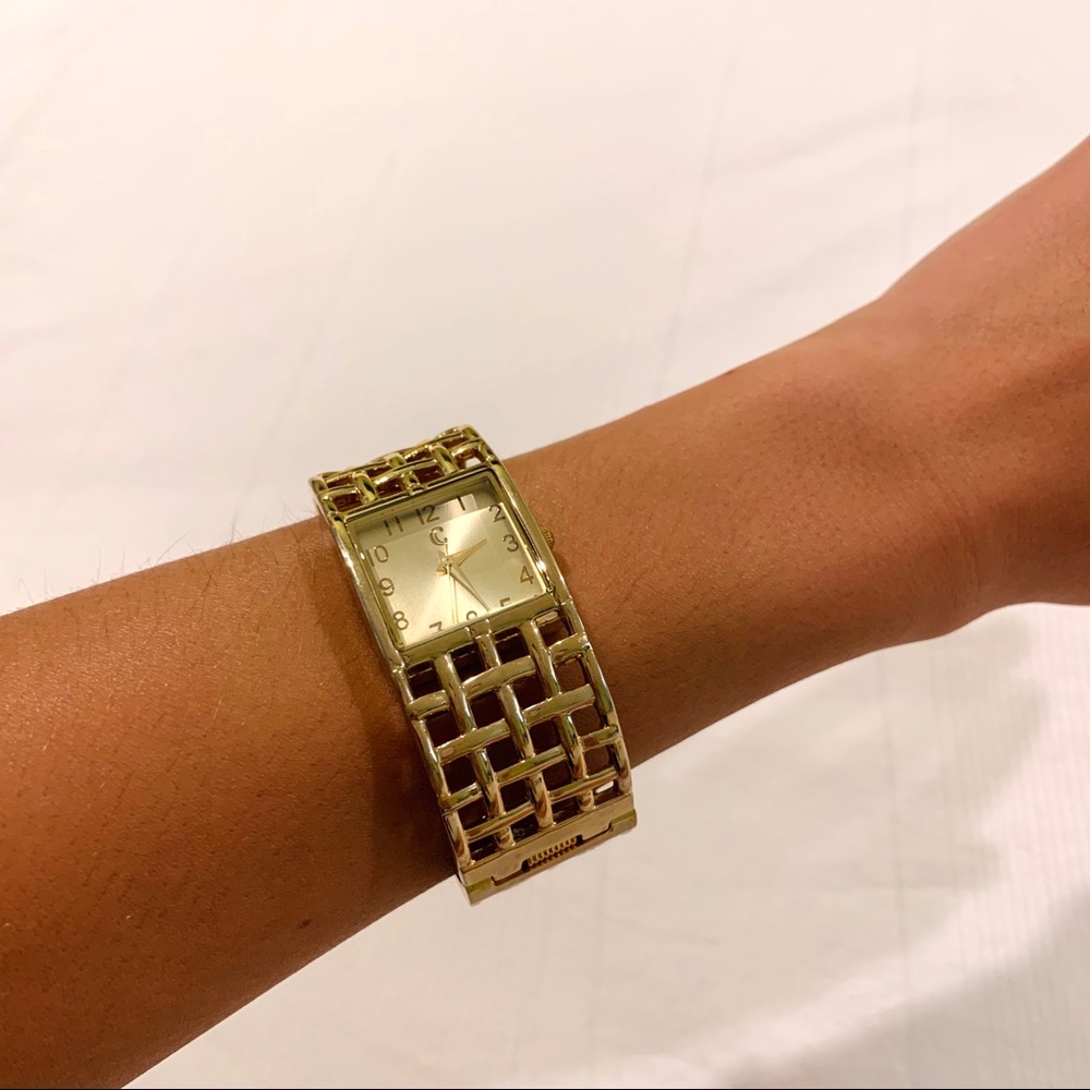 ✨GOLD BRACELET WATCH✨